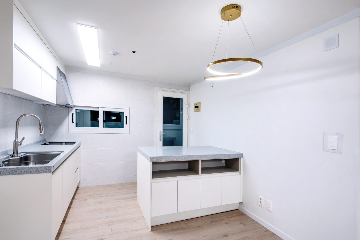 2038599400_c8hjE6VR_1919c0f8e3177cf73b094b032d385806f497fb9c.jpg 이미지크게보기